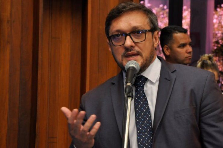 Agora é Lei: Lei do deputado Lucas de Lima institui o Dia do Vacinador em todo MS Agora é Lei: Lei do deputado Lucas de Lima institui o Dia do Vacinador em todo MS